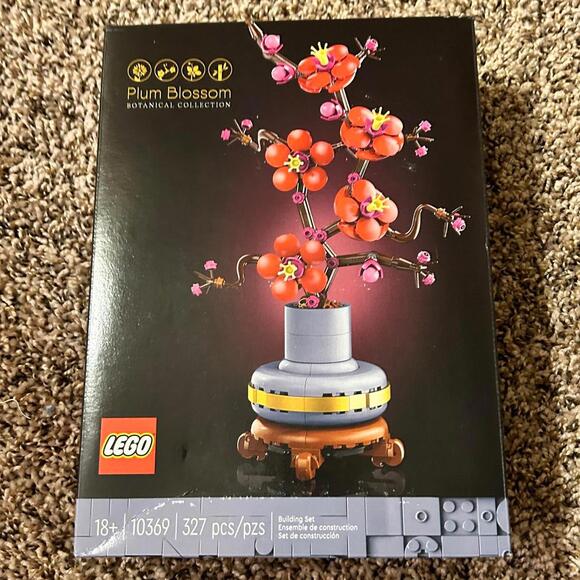 Lego Botanicals Plum Blossom Building Set (NWT)